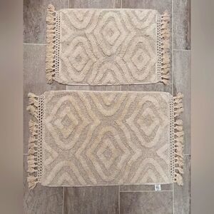 BHG Tassle rug set- 2pc- Beige-NWOT